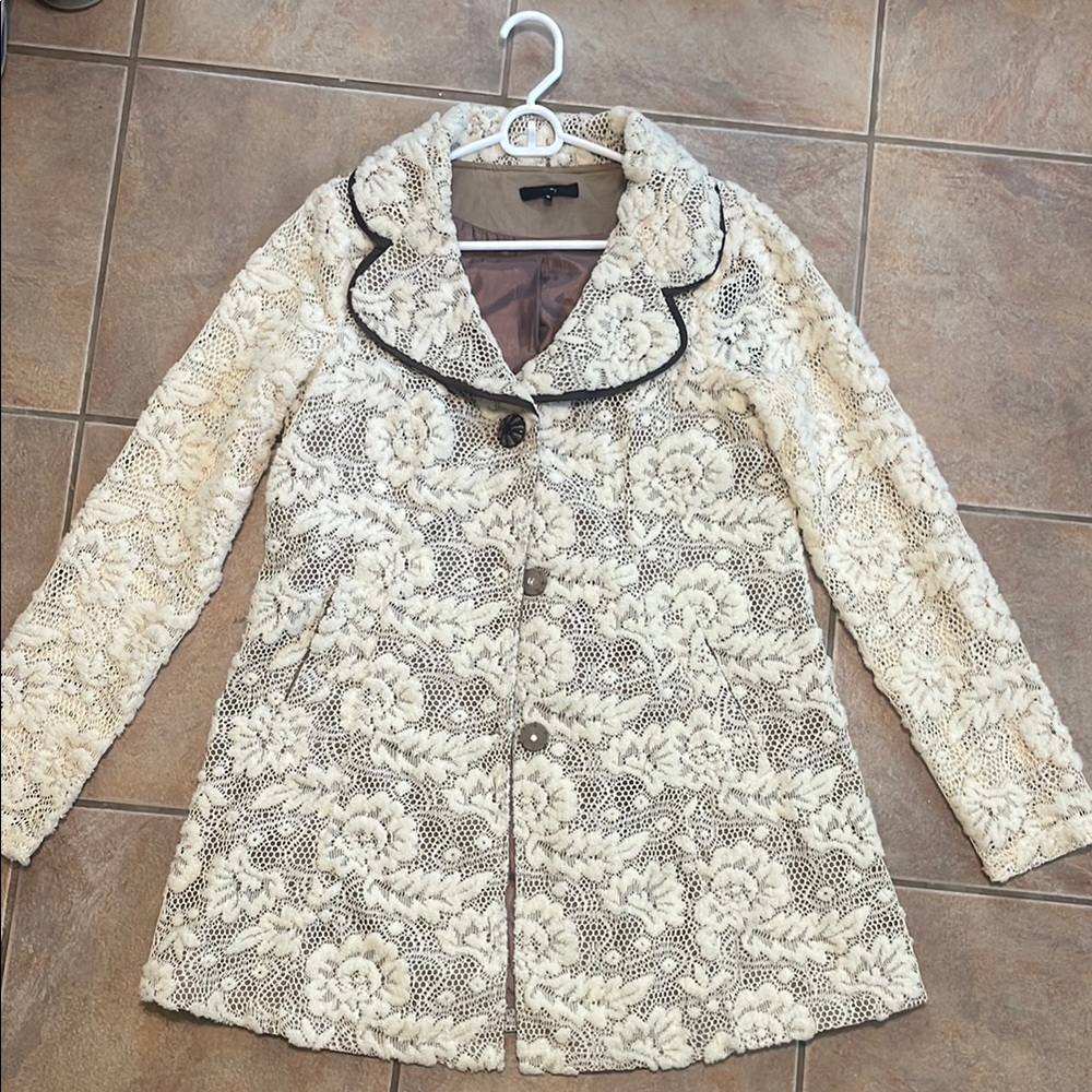 Elegant Cream Lace Women's Coat